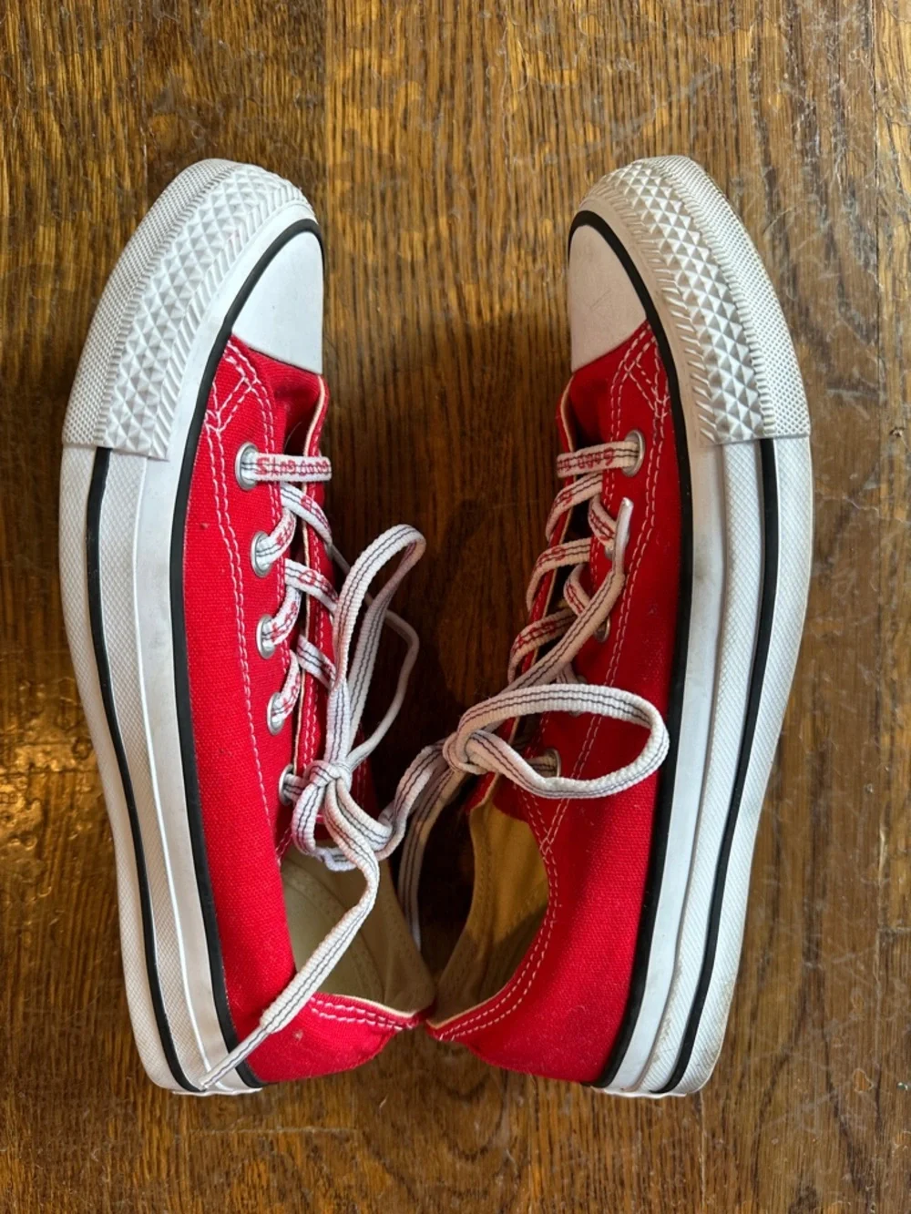 Converse Red Low-Top Canvas Sneakers with White Accents. Unisex - Picture 5 of 12